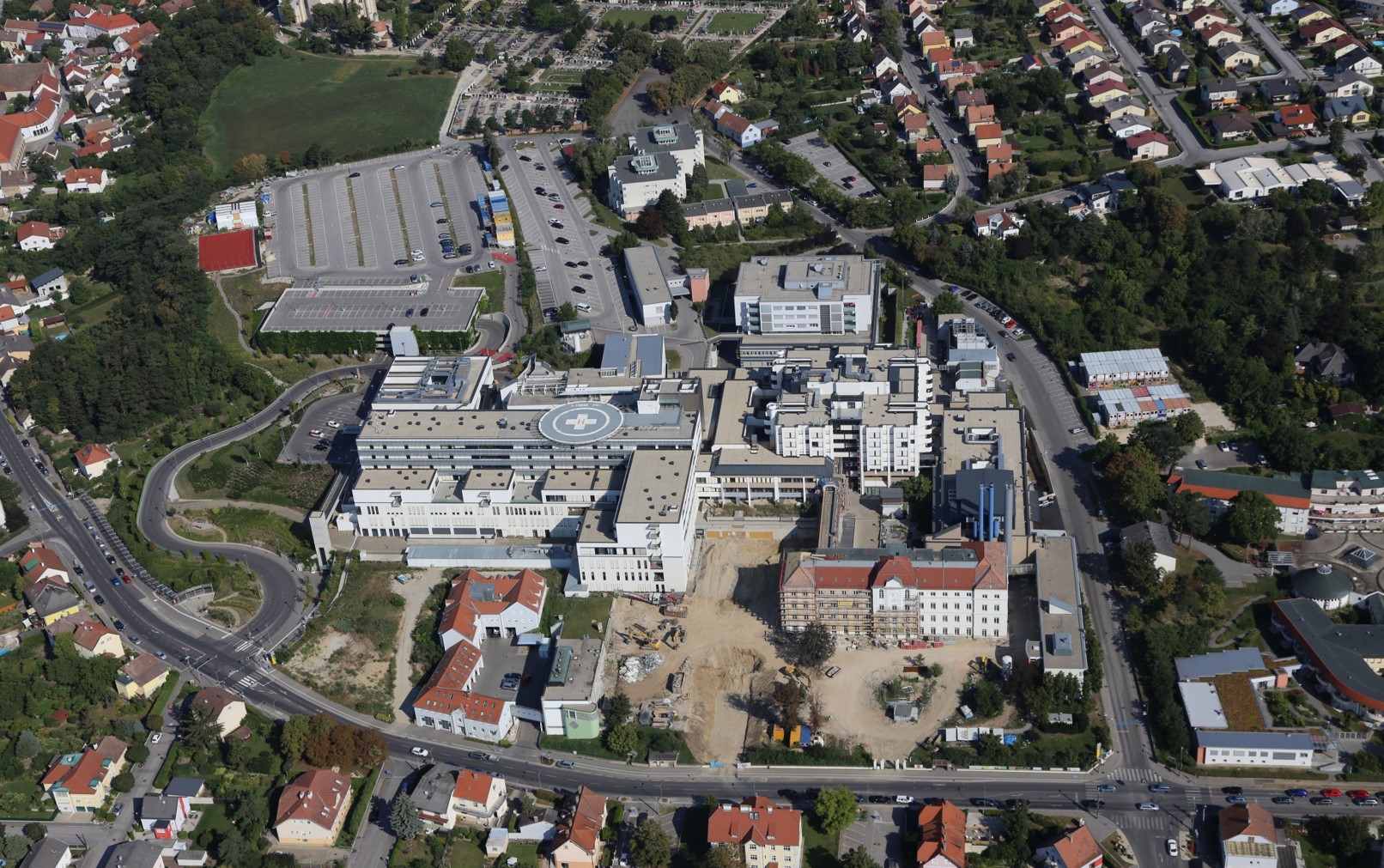 Klinikgebäude, Mistelbach - Costruzione edilizia