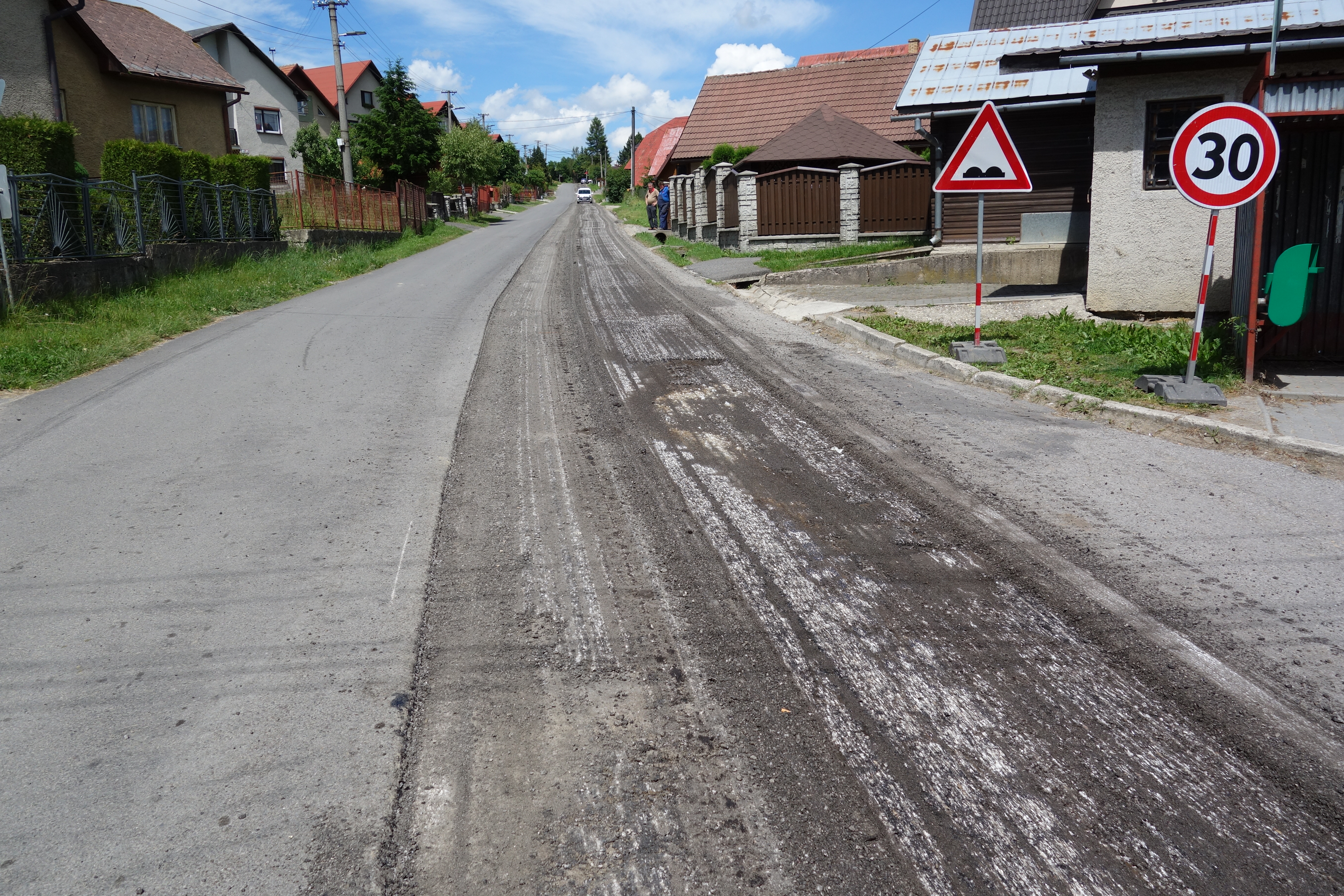 Rekonštrukcia cesty III/2284 Hruštín - Vaňovka - Edilizia stradale e costruzione di ponti