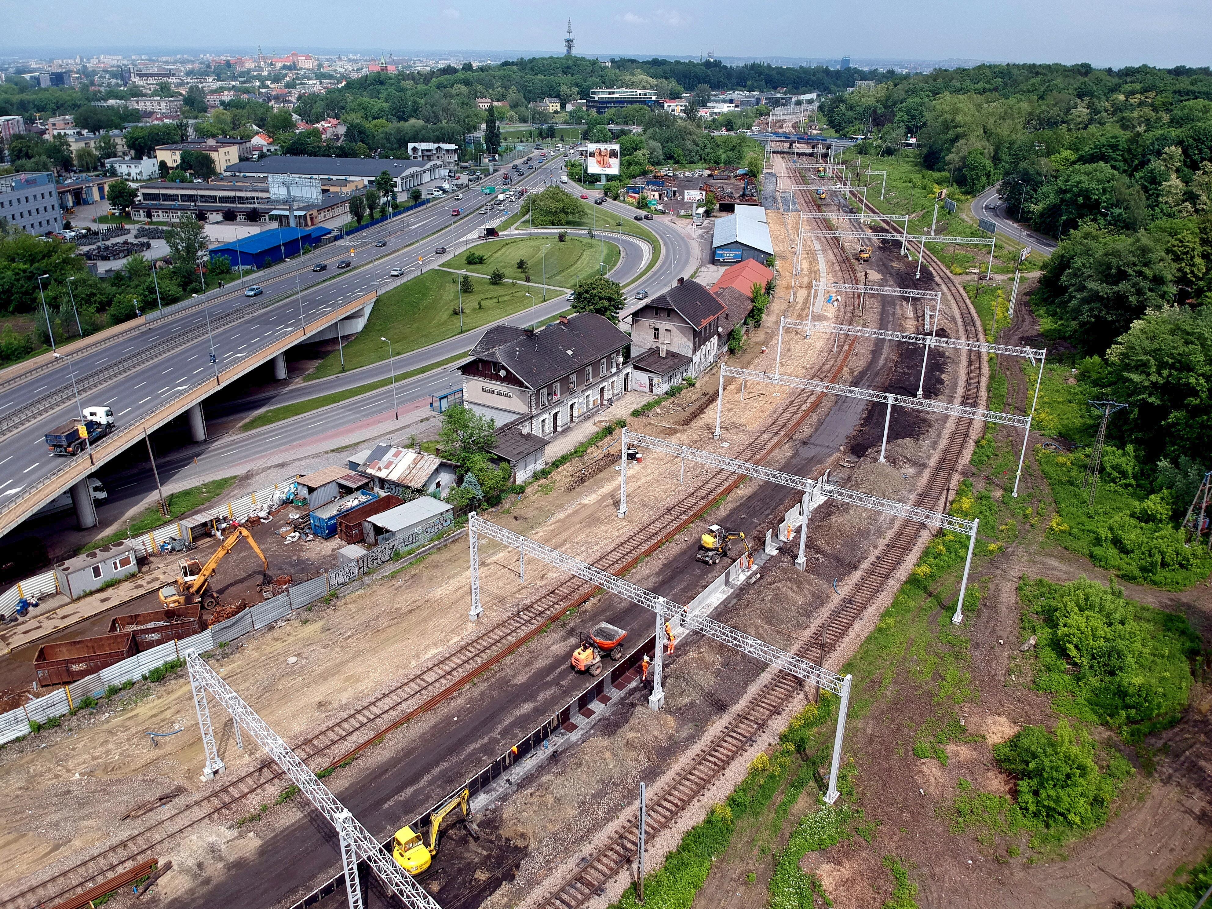 Linia 94 – Odcinek Kraków Bonarka – Podbory Skawińskie - Edilizia ferroviaria
