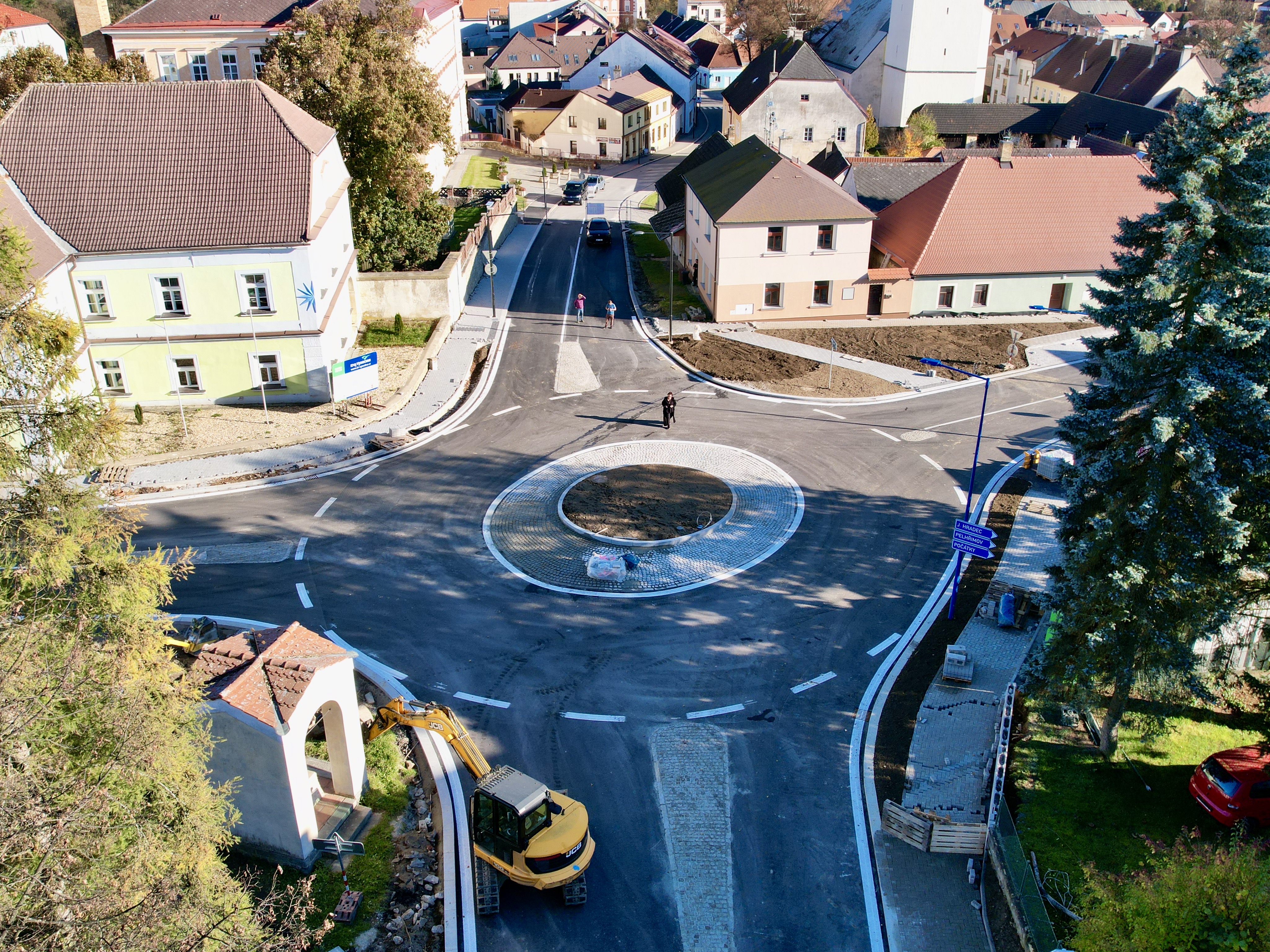 Kamenice nad Lipou – rekonstrukce ul. Družstevní - Edilizia stradale e costruzione di ponti