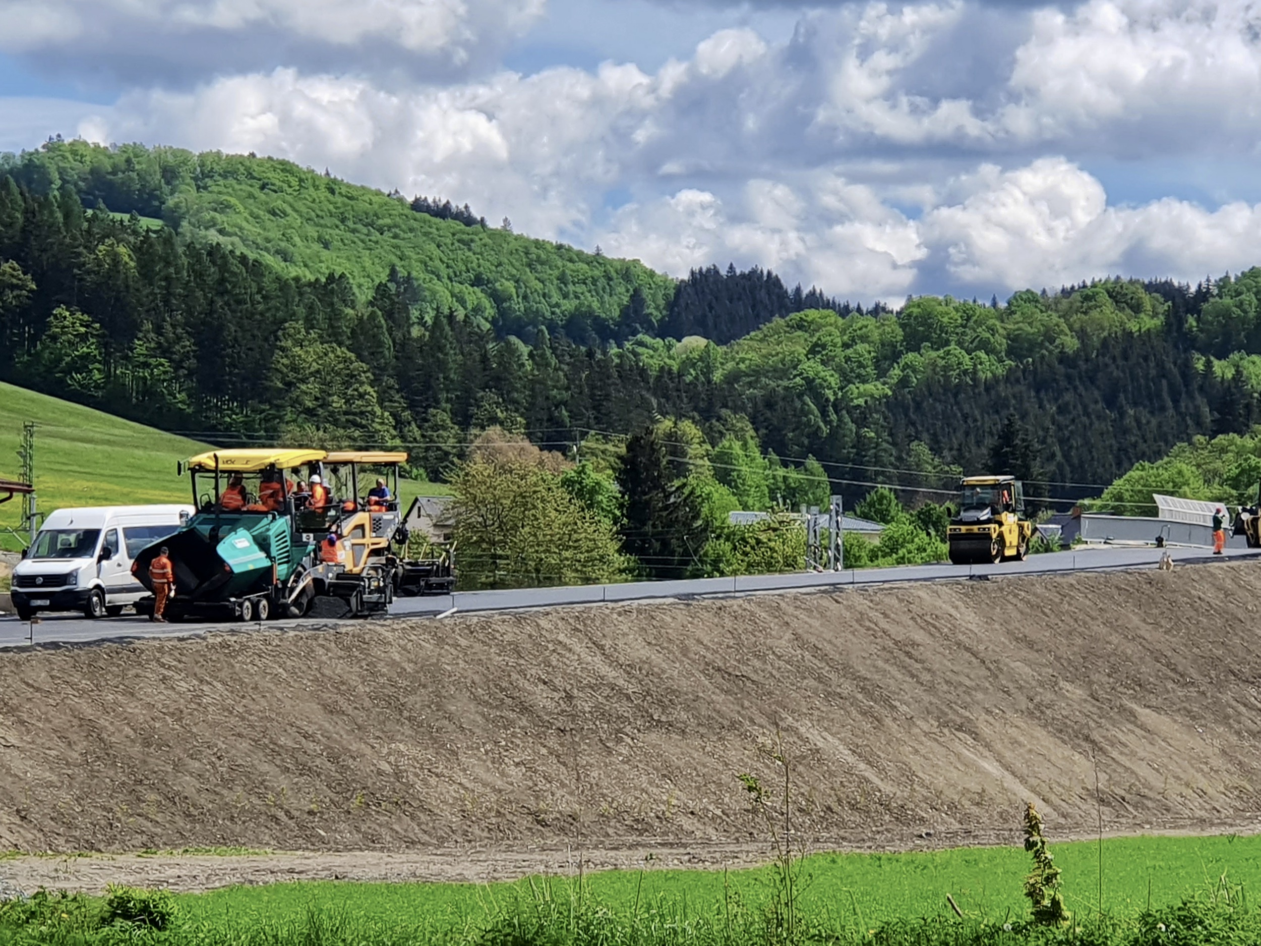 Silnice III/05736, Vsetín – sanace silničního tělesa, ul. Bobrky - Edilizia stradale e costruzione di ponti