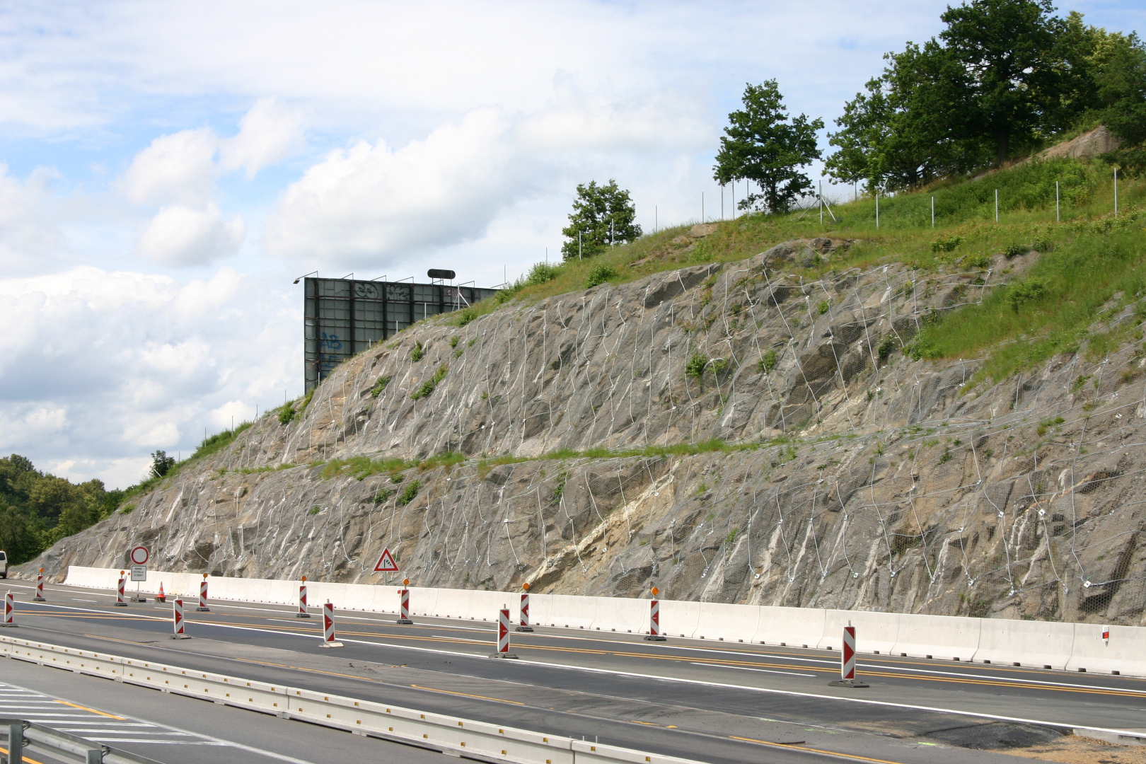 Dálnice D1 – sanace skalních zářezů v rámci modernizace D1 (úsek 19)    - Competenze speciali