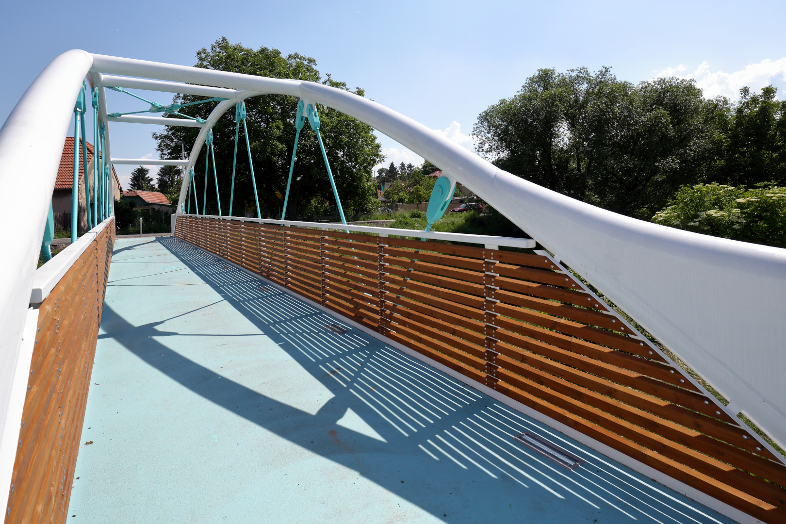Radim – stavba lávky pro pěší a cyklisty přes řeku Výrovku - Edilizia stradale e costruzione di ponti