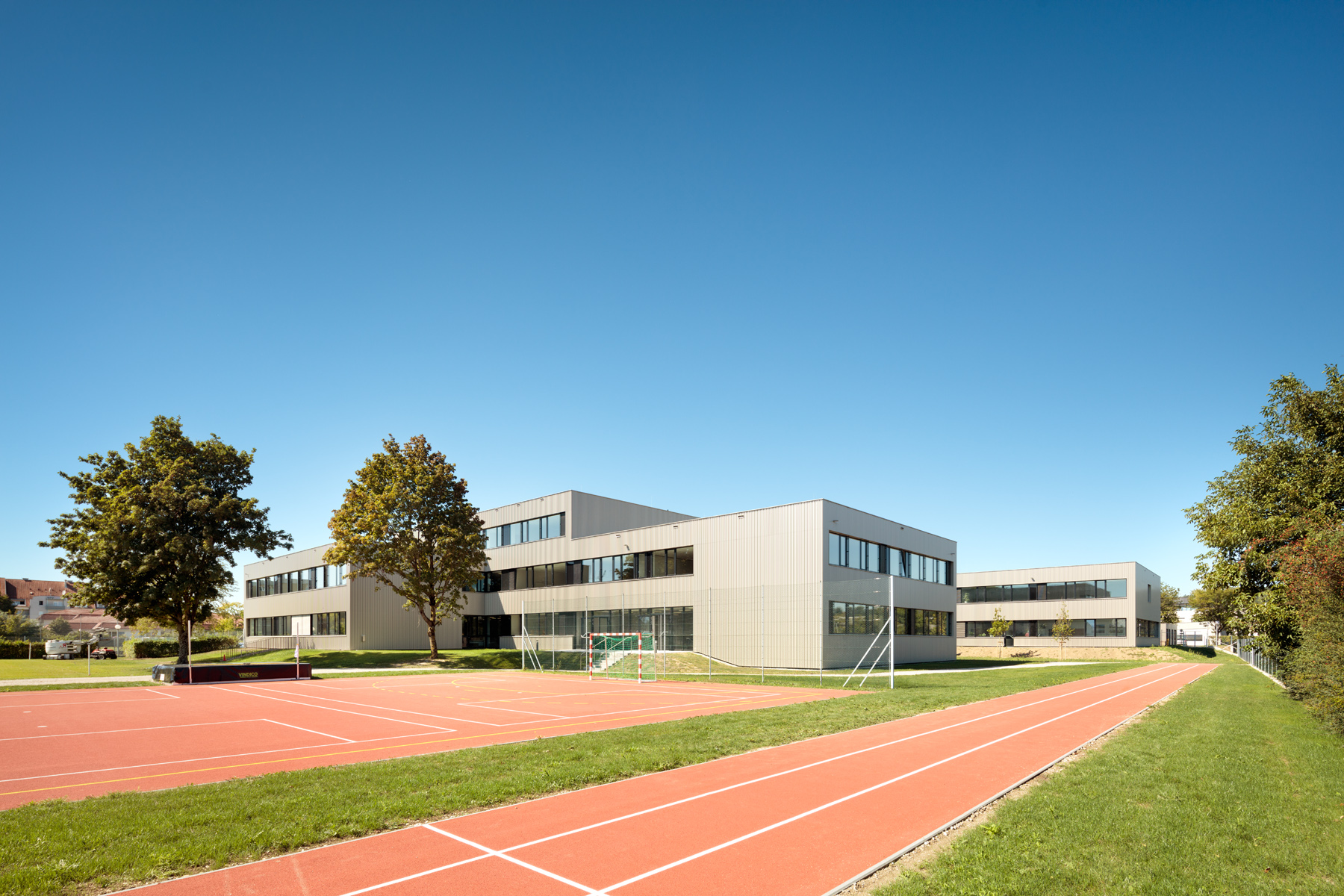 Schulgebäude, Amstetten - Costruzione edilizia