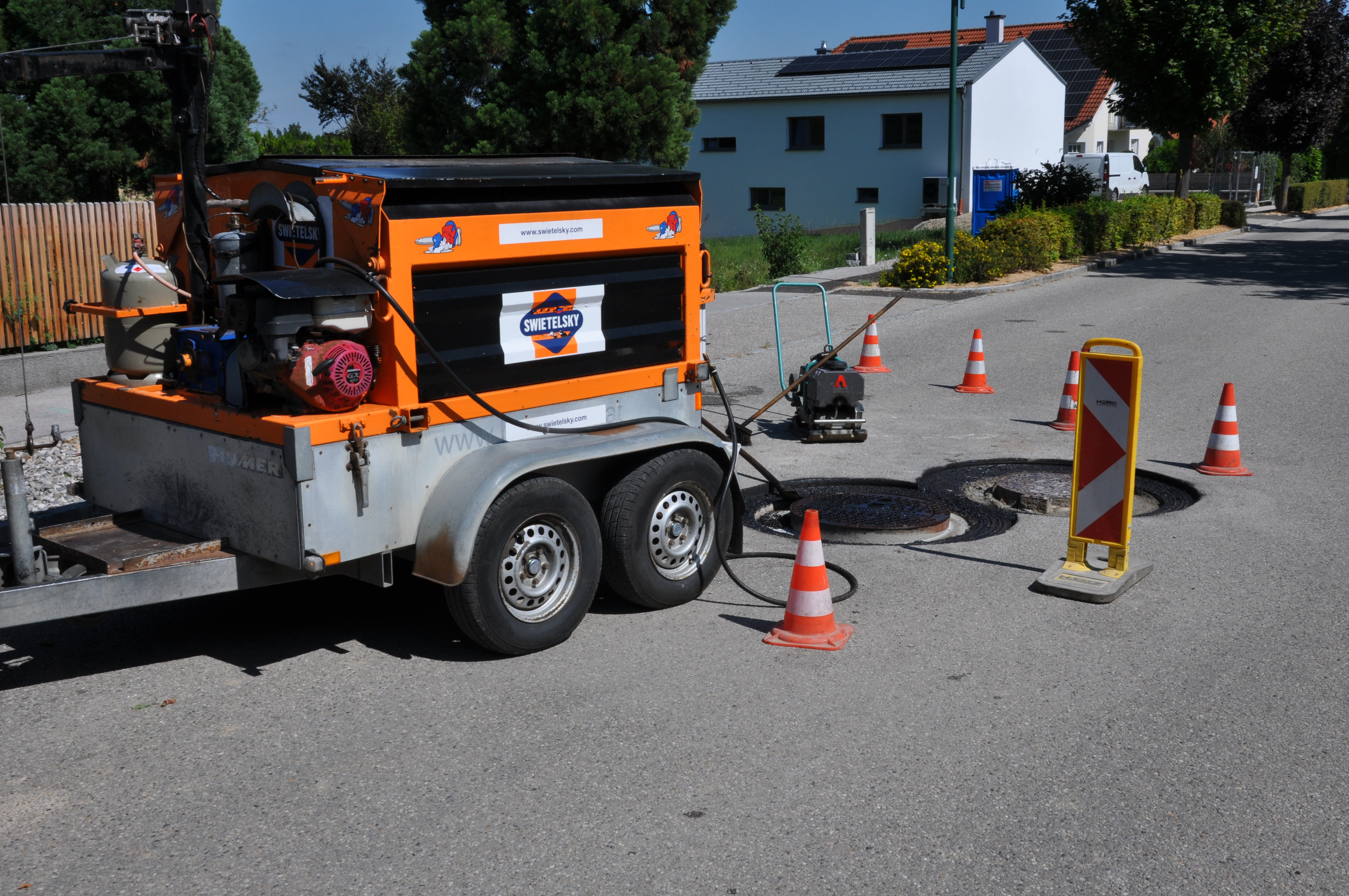 Schachtdeckel sanieren, heben und angleichen - Competenze speciali