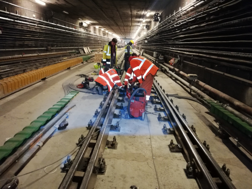 Budapesti M3 metróvonal rekonstrukciója - Edilizia ferroviaria