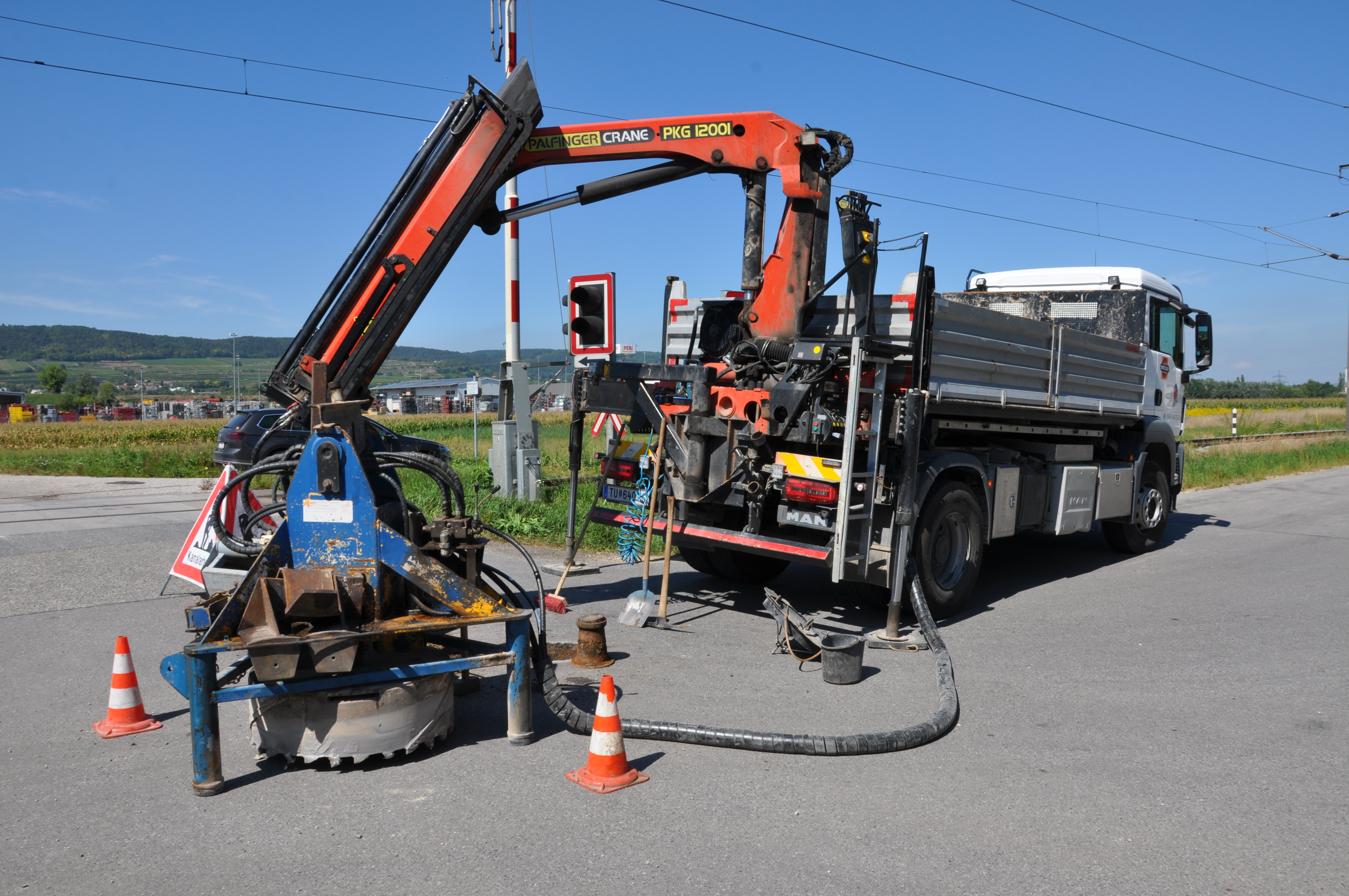 Schachtdeckel sanieren, heben und angleichen - Competenze speciali