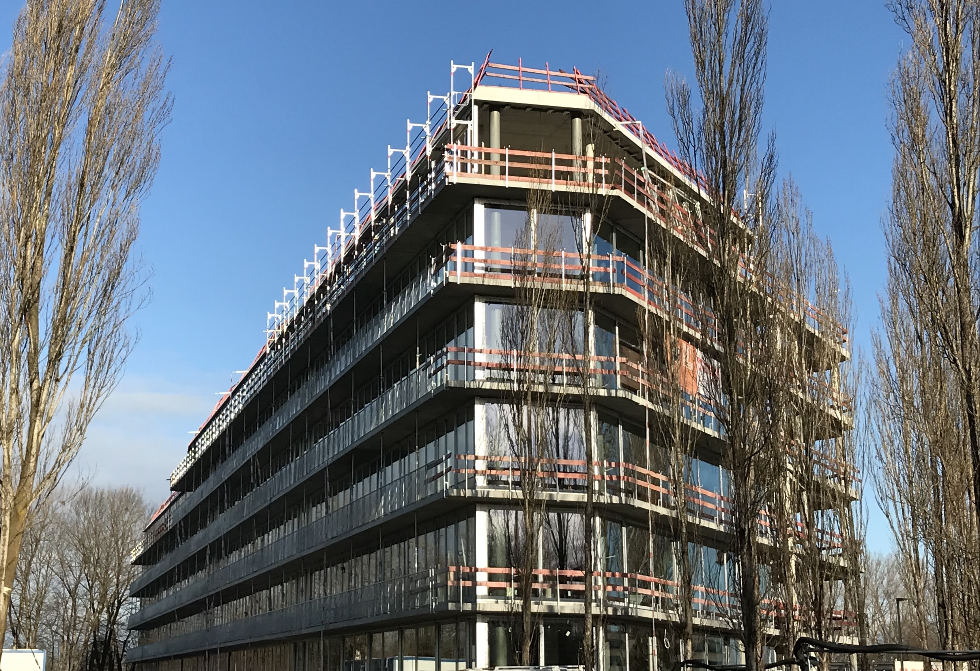 Hammerschmidt - Bürogebäude mit Dachterrasse und offenem Parkdeck - Costruzione edilizia