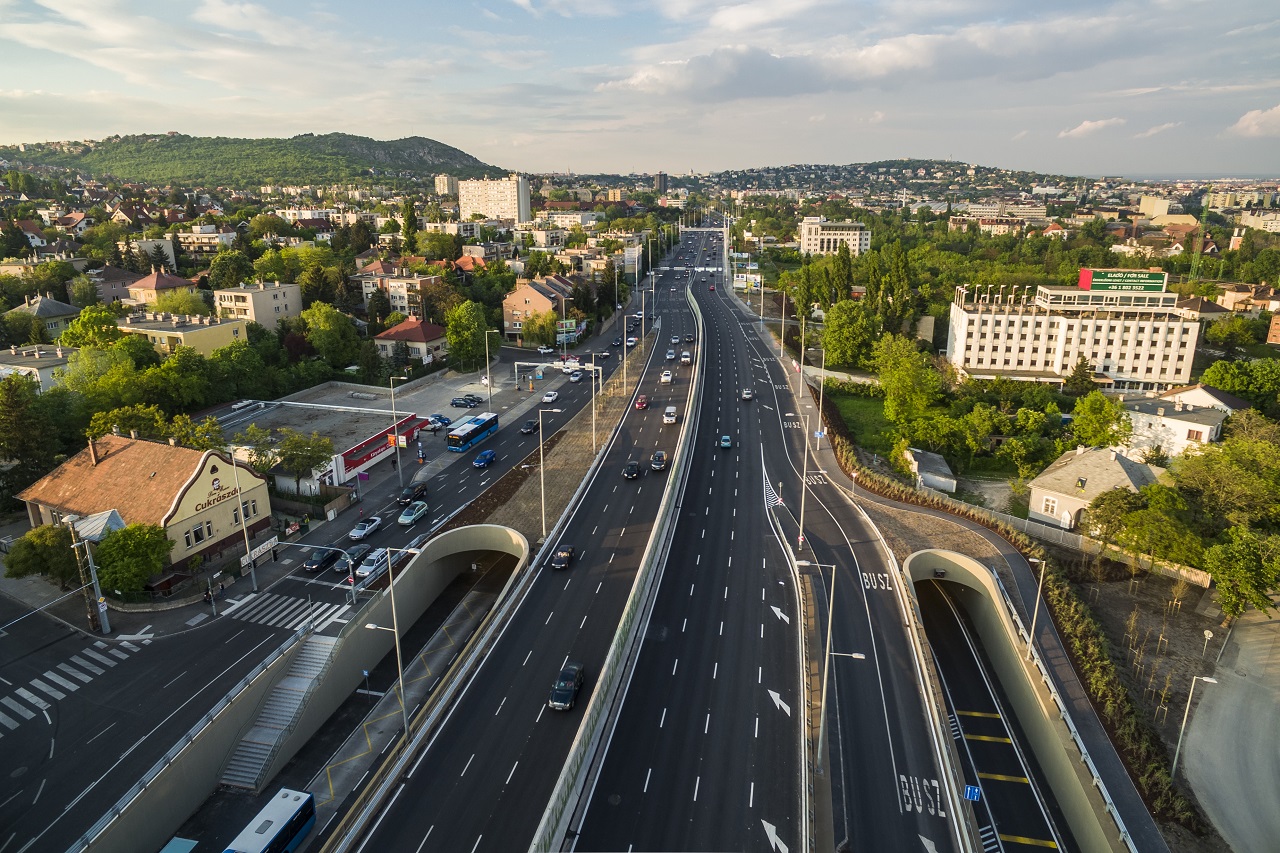 M1 - M7 bevezető szakasz  - Edilizia stradale e costruzione di ponti