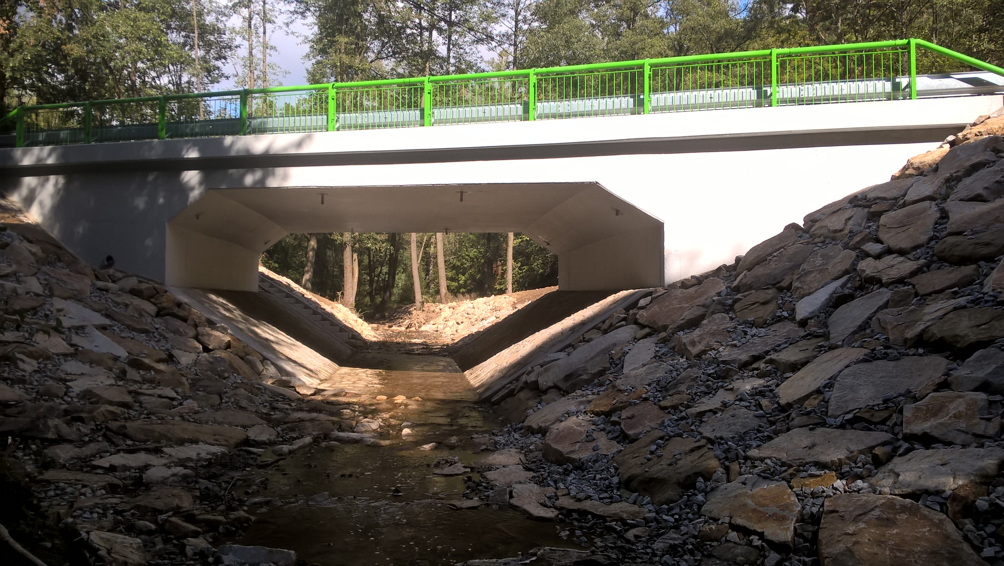 Silnice II/151 – rekonstrukce mostu v Liščích Horách před Dačicemi - Edilizia stradale e costruzione di ponti