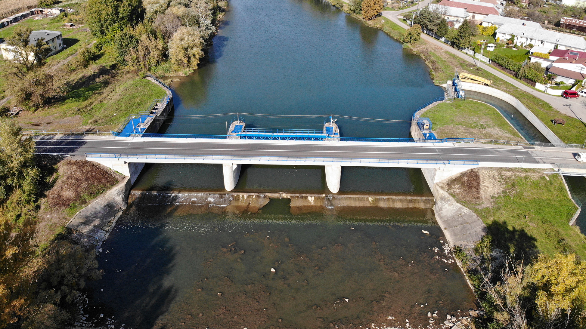 Výstavba mostov, Krivostany - Edilizia stradale e costruzione di ponti