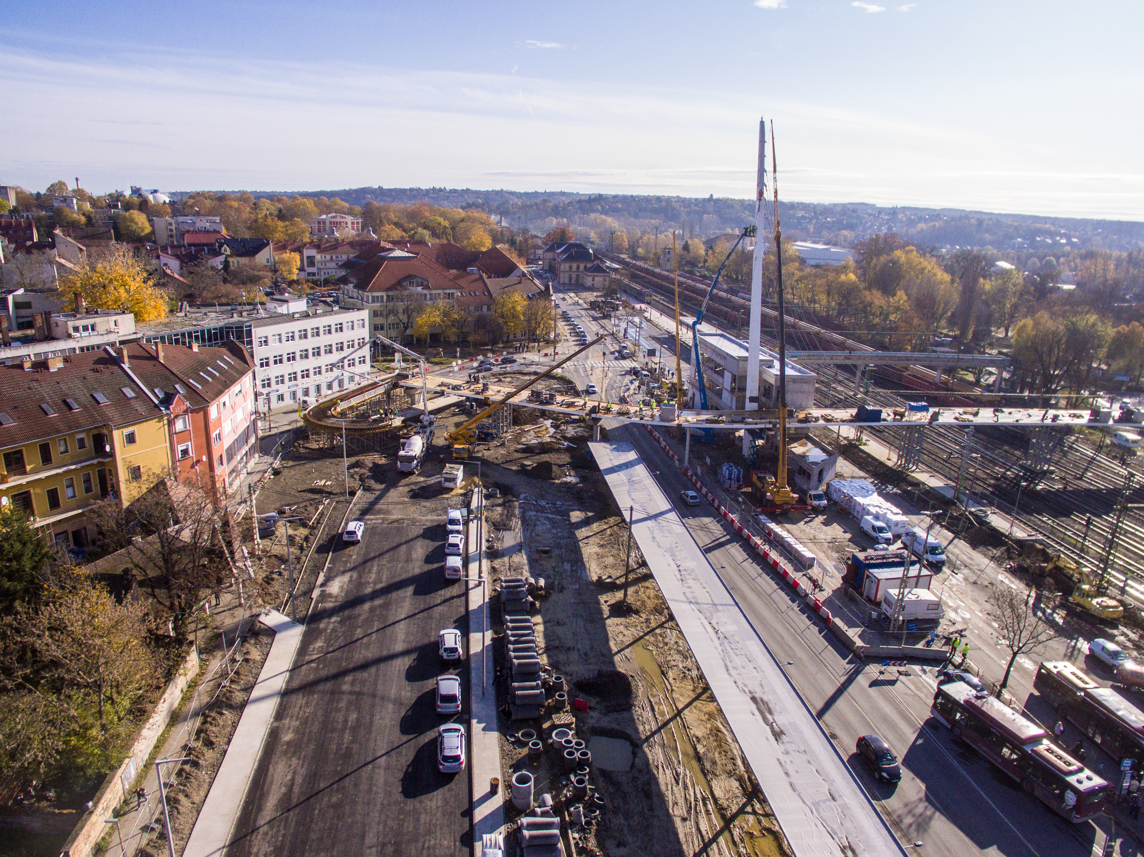 Utas Központ, Kaposvar - Edilizia stradale e costruzione di ponti