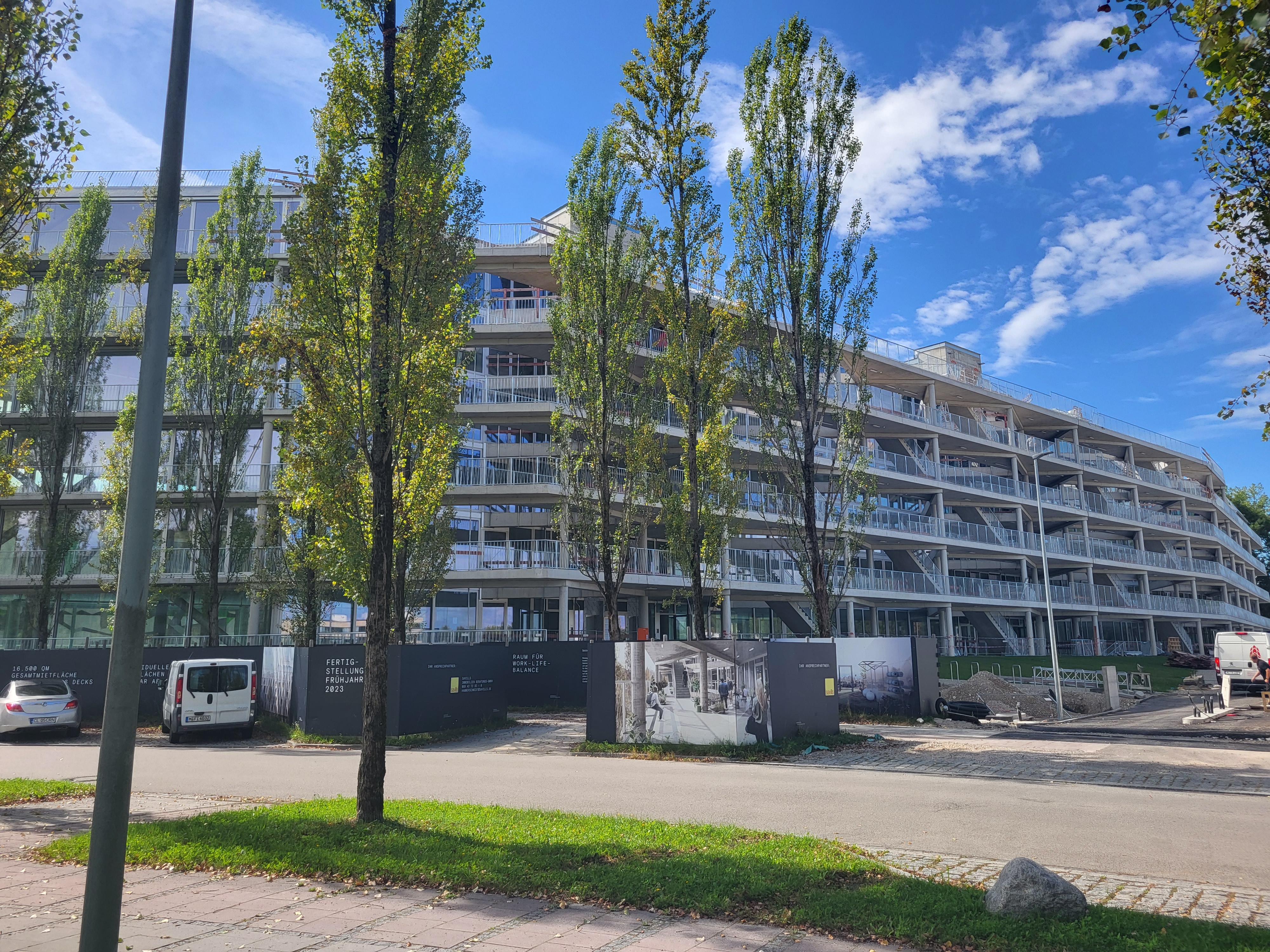 Hammerschmidt - Bürogebäude mit Dachterrasse und offenem Parkdeck - Costruzione edilizia