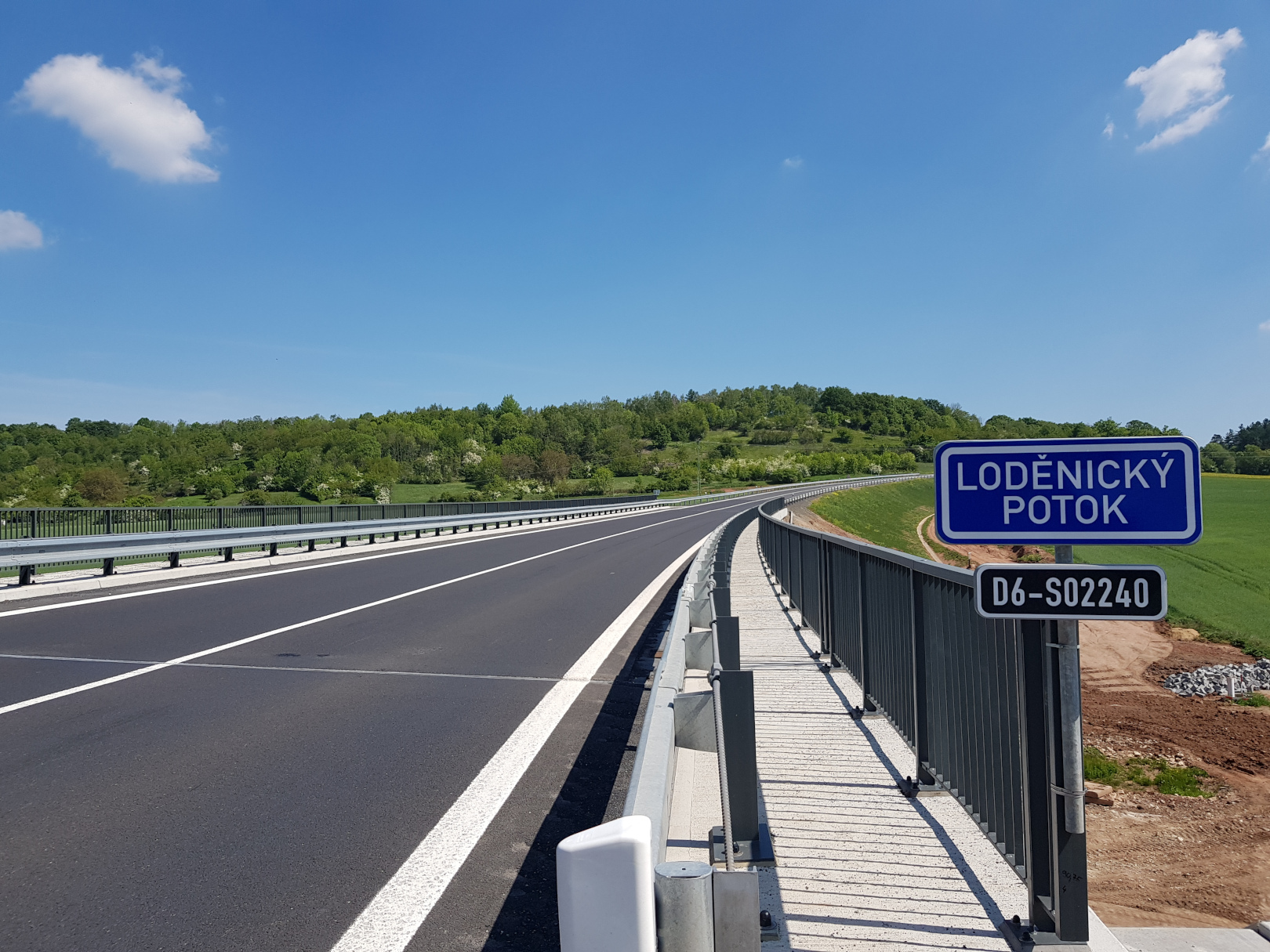 Dálnice D6, obchvat Řevničova – stavba mostu na přeložce silnice - Edilizia stradale e costruzione di ponti