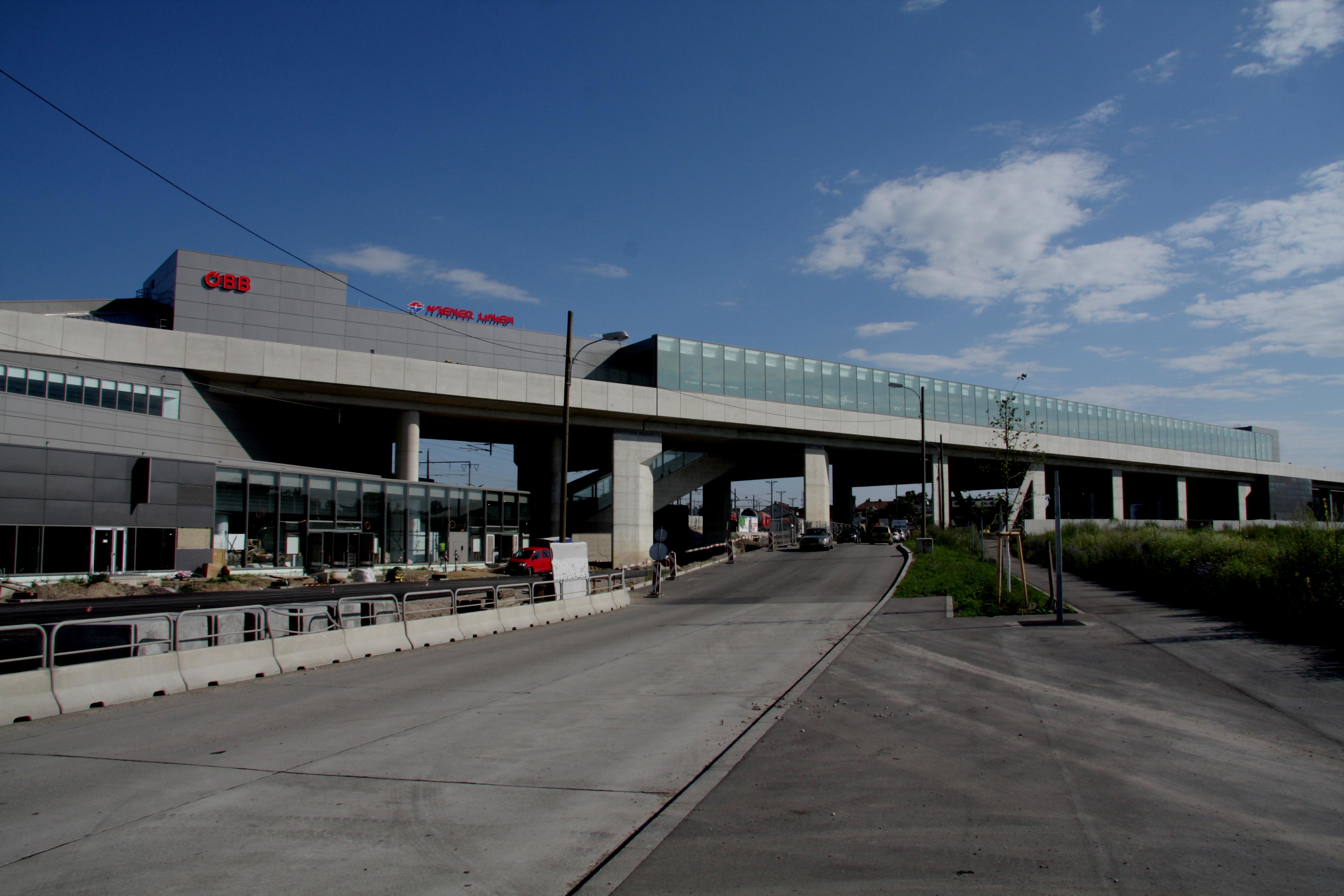 Wiener U-Bahnlinie 2, Baulos 8 - Stadlau - Edilizia stradale e costruzione di ponti