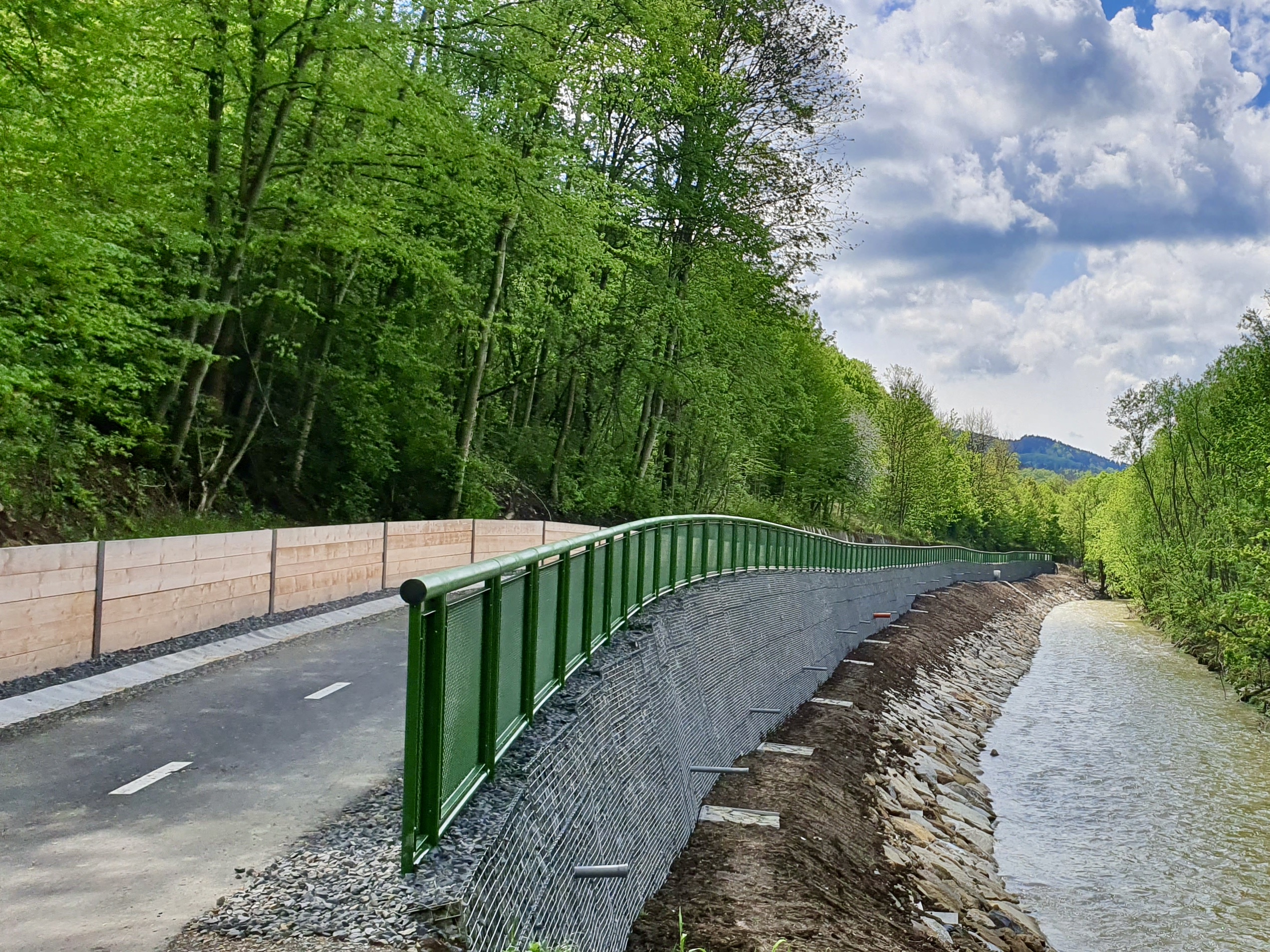 Cyklostezky Hornolidečska - Edilizia stradale e costruzione di ponti