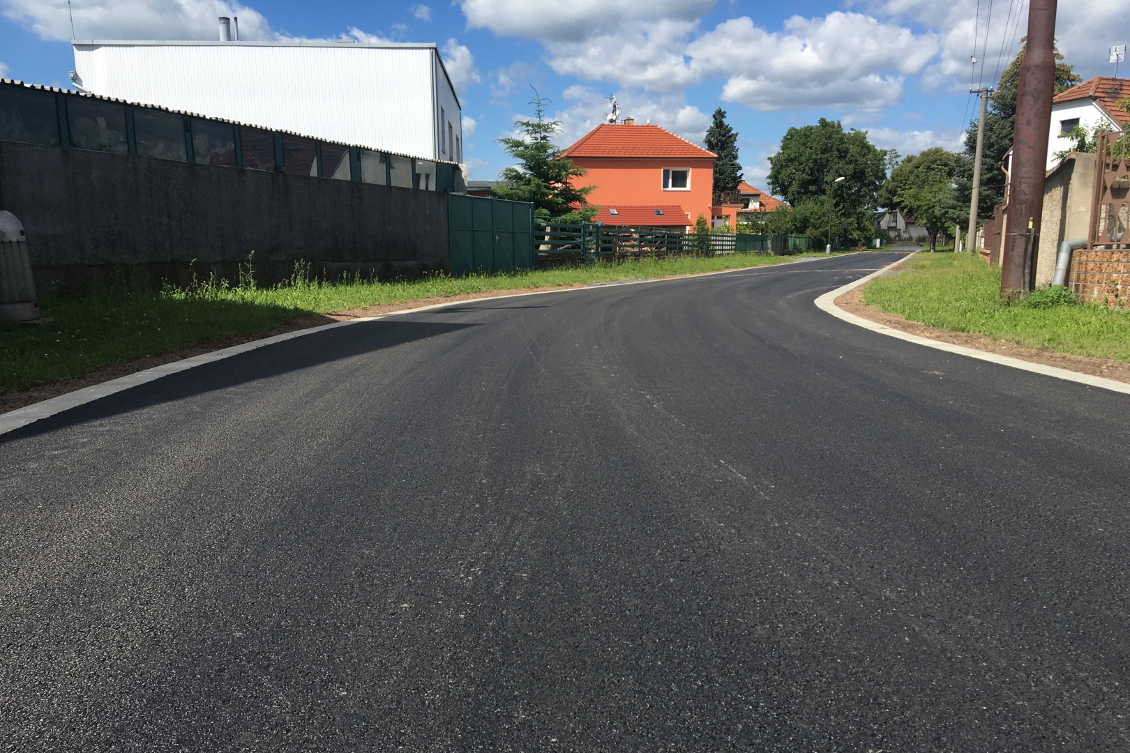 Tři Dvory – rekonstrukce ul. Spojovací          - Edilizia stradale e costruzione di ponti