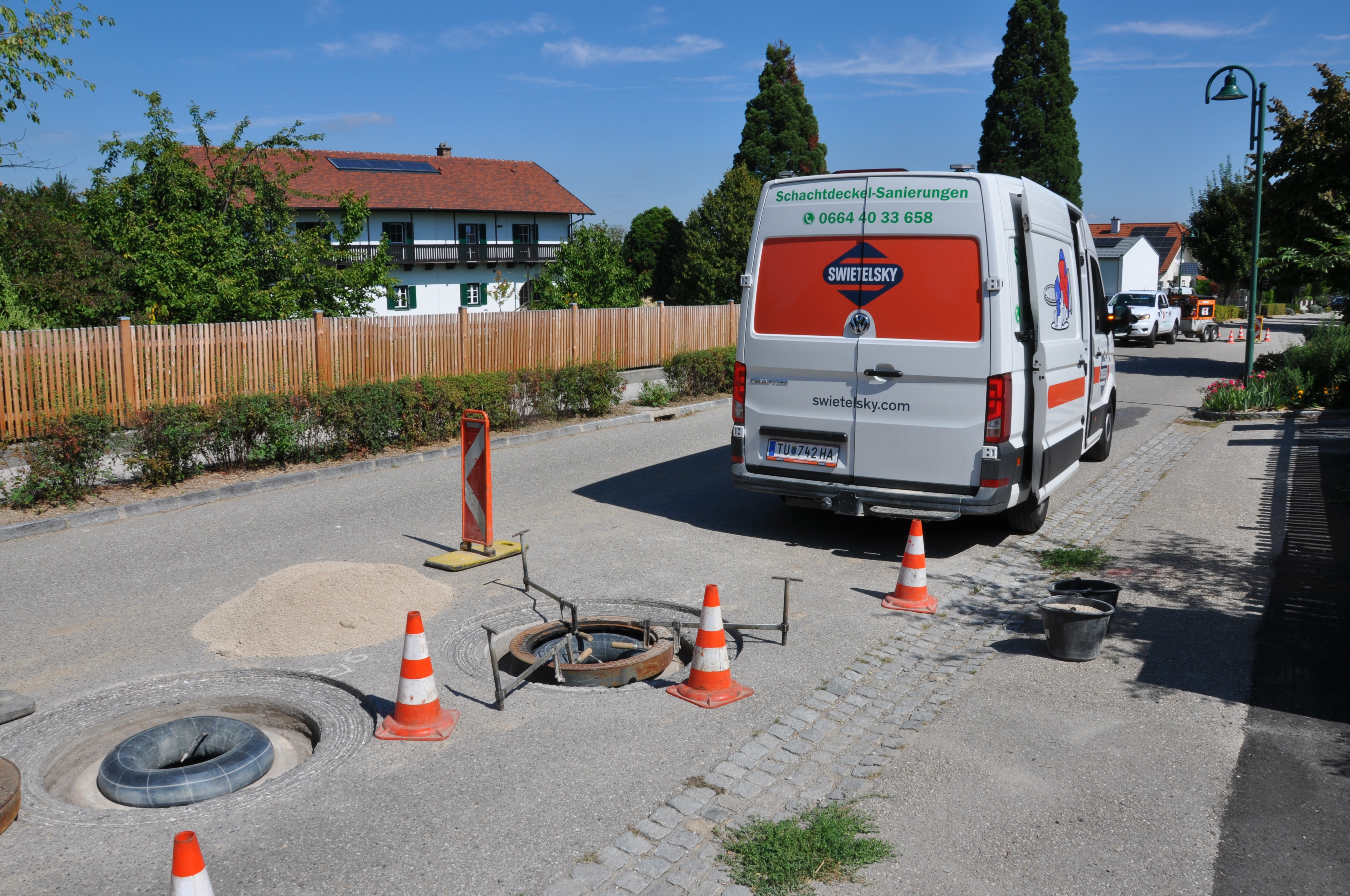 Schachtdeckel sanieren, heben und angleichen - Competenze speciali