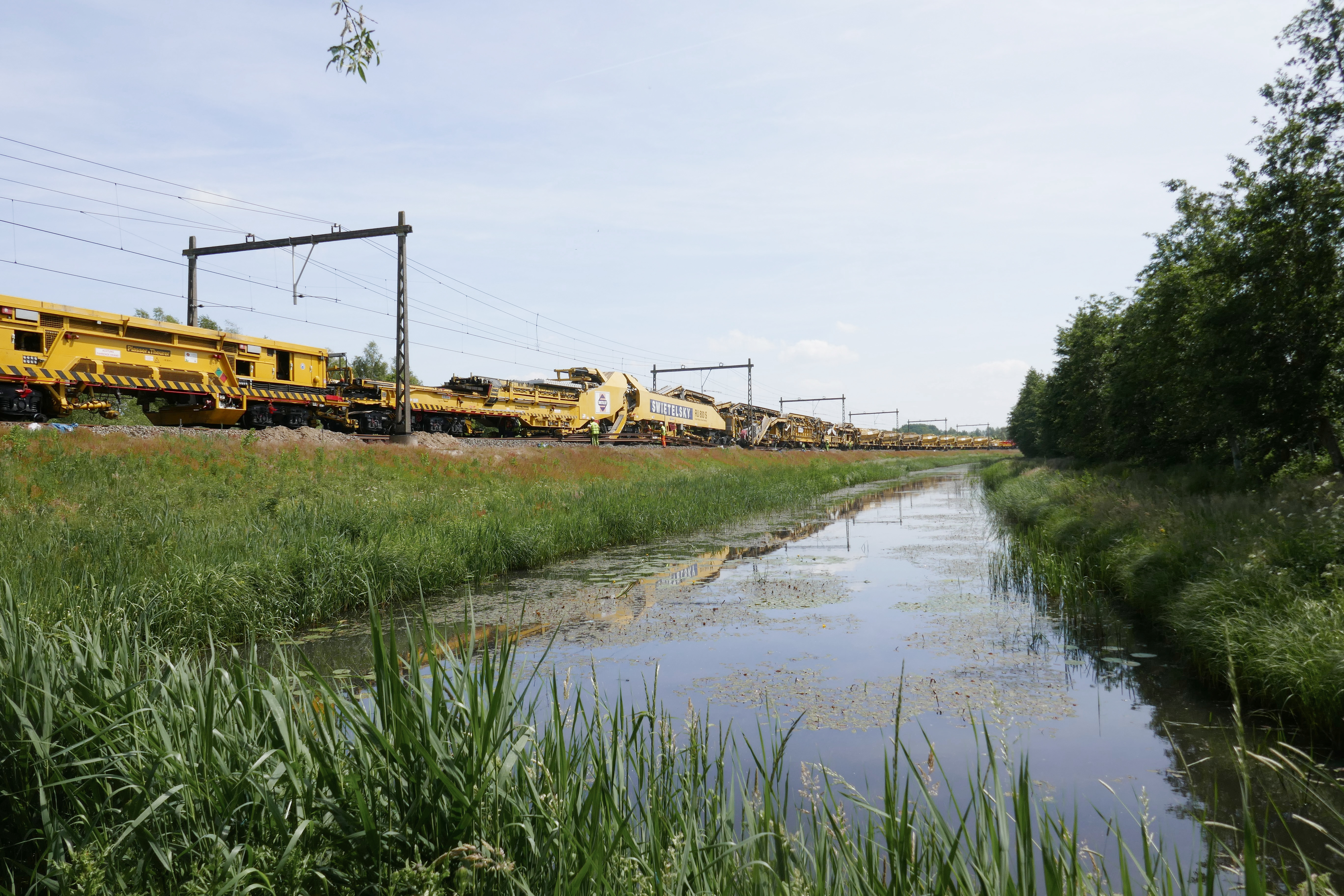 Bouwwerkzaamheden aan het spoor (RU 800 S), Wadden - Edilizia ferroviaria