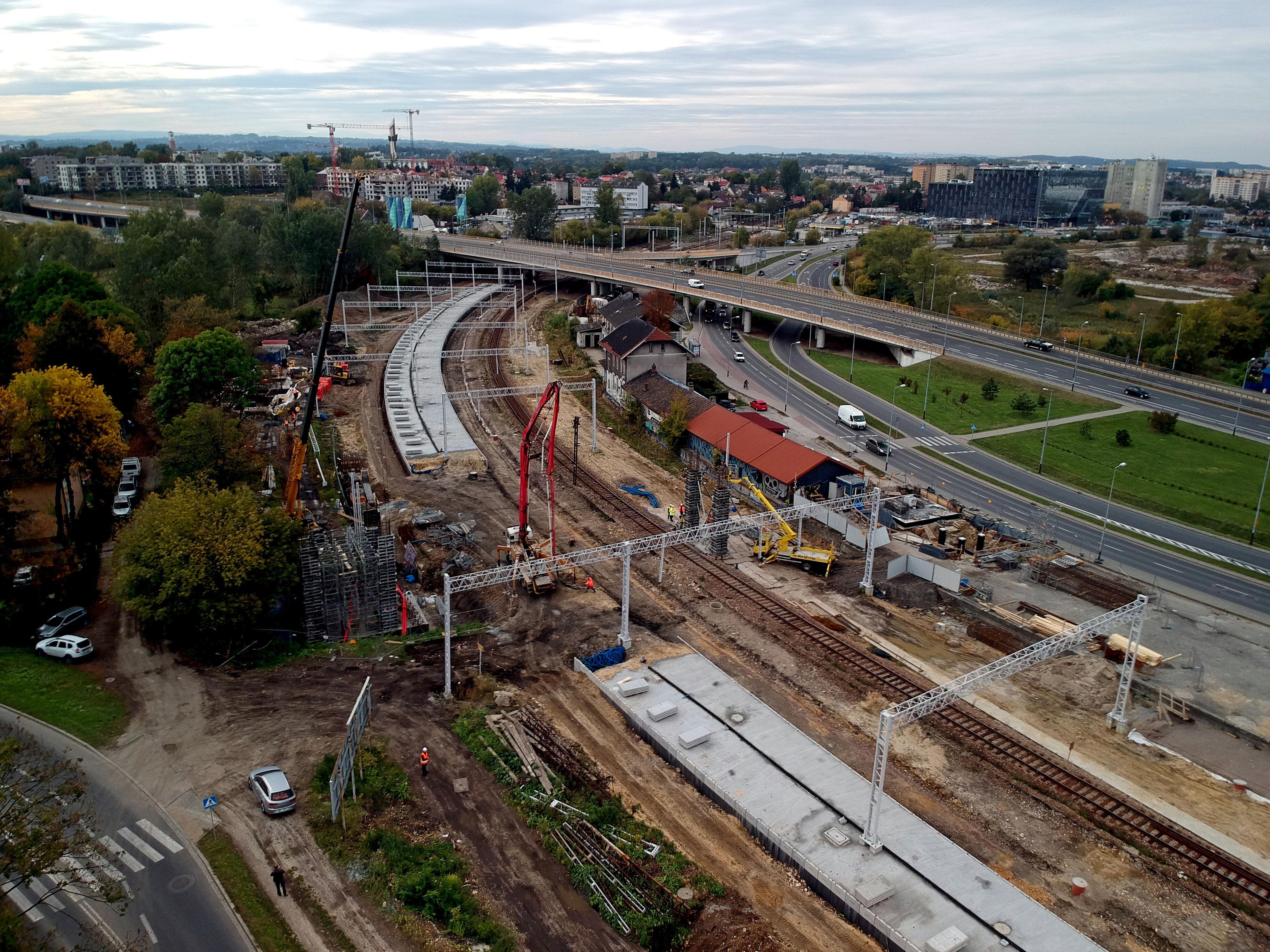 Linia 94 – Odcinek Kraków Bonarka – Podbory Skawińskie - Edilizia ferroviaria