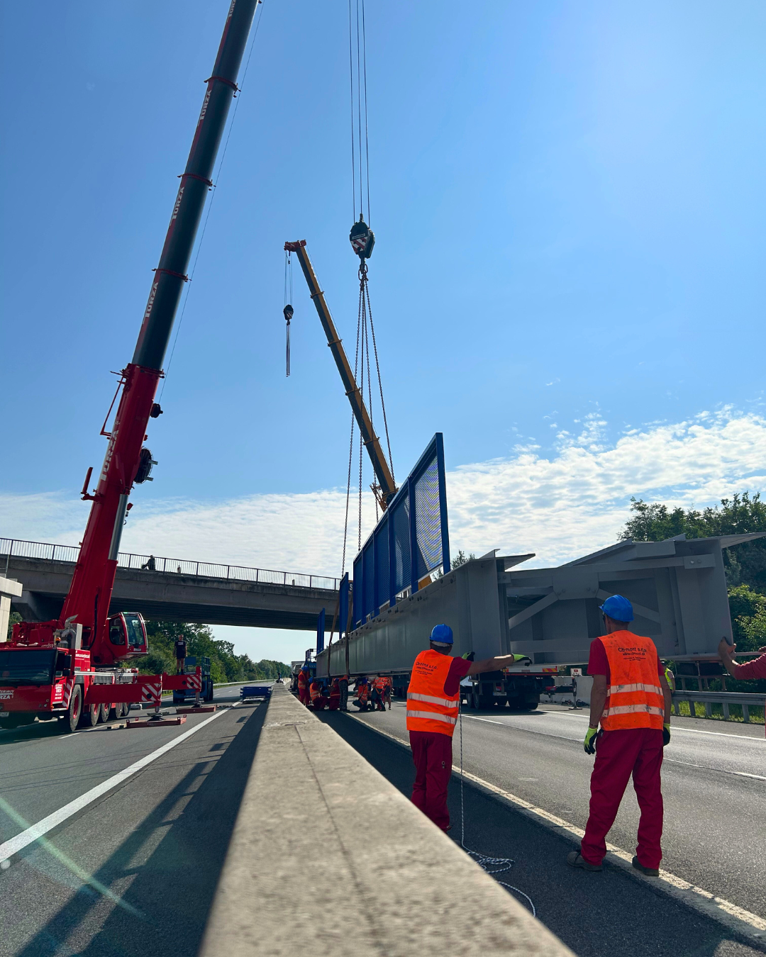 V Zavare sme úspešne nainštalovali unikátny cyklomost - diaľnicu D1 sme otvorili skôr, než sa plánovalo - SK