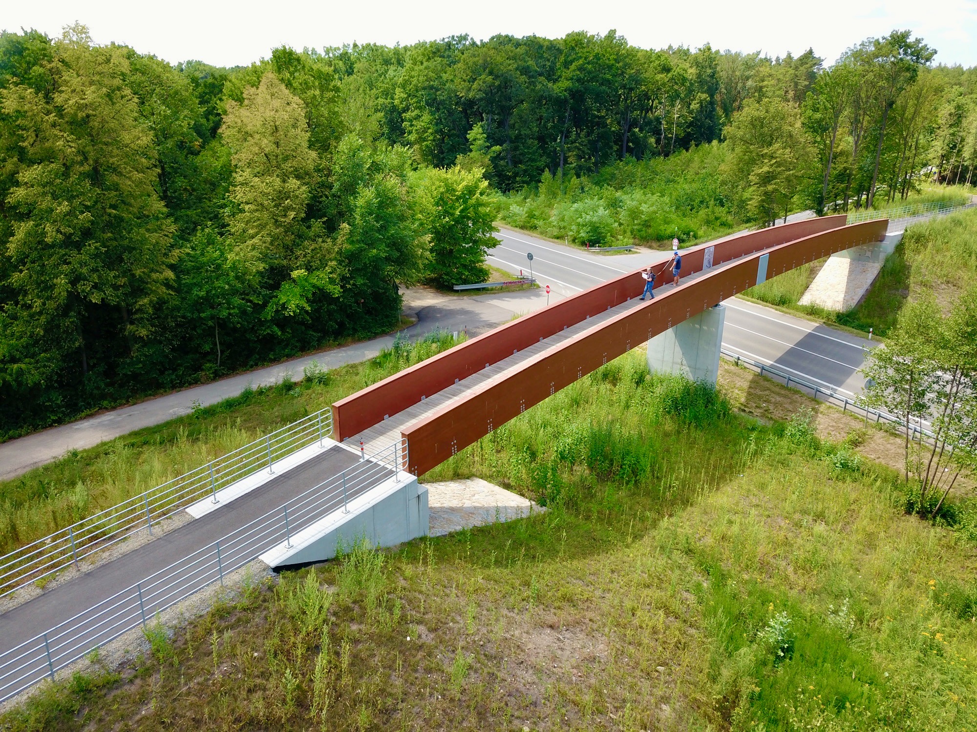 Hodonín – přemostění silnice I/55 – stavba lávky pro cyklisty a chodce - Edilizia stradale e costruzione di ponti