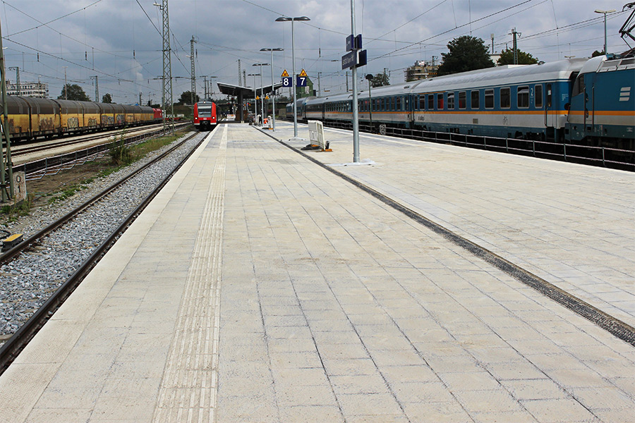 Bahnsteig Hauptbahnhof Landshut - Ingegneria civile