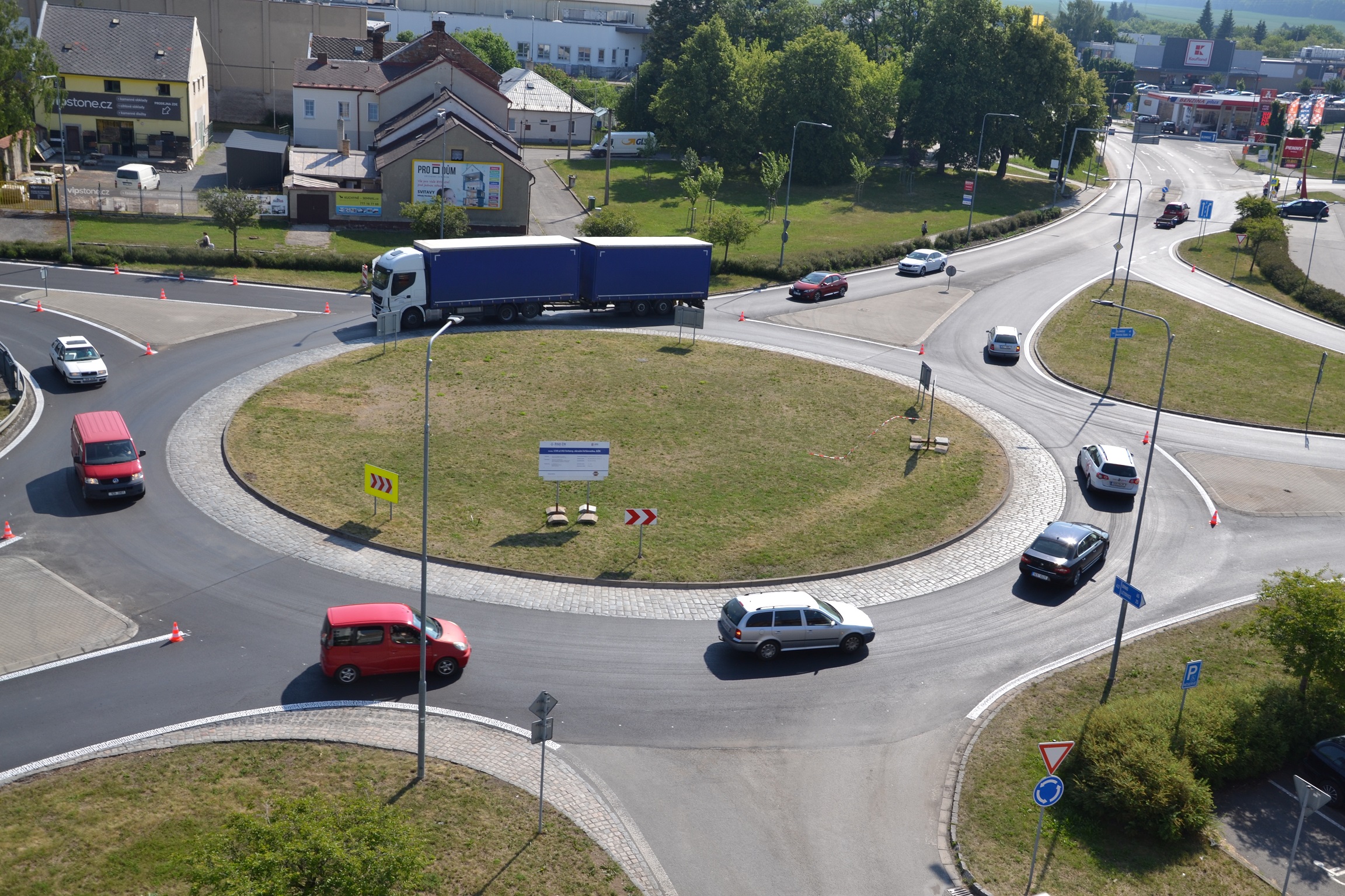 Svitavy – rekonstrukce okružní křižovatky - Edilizia stradale e costruzione di ponti