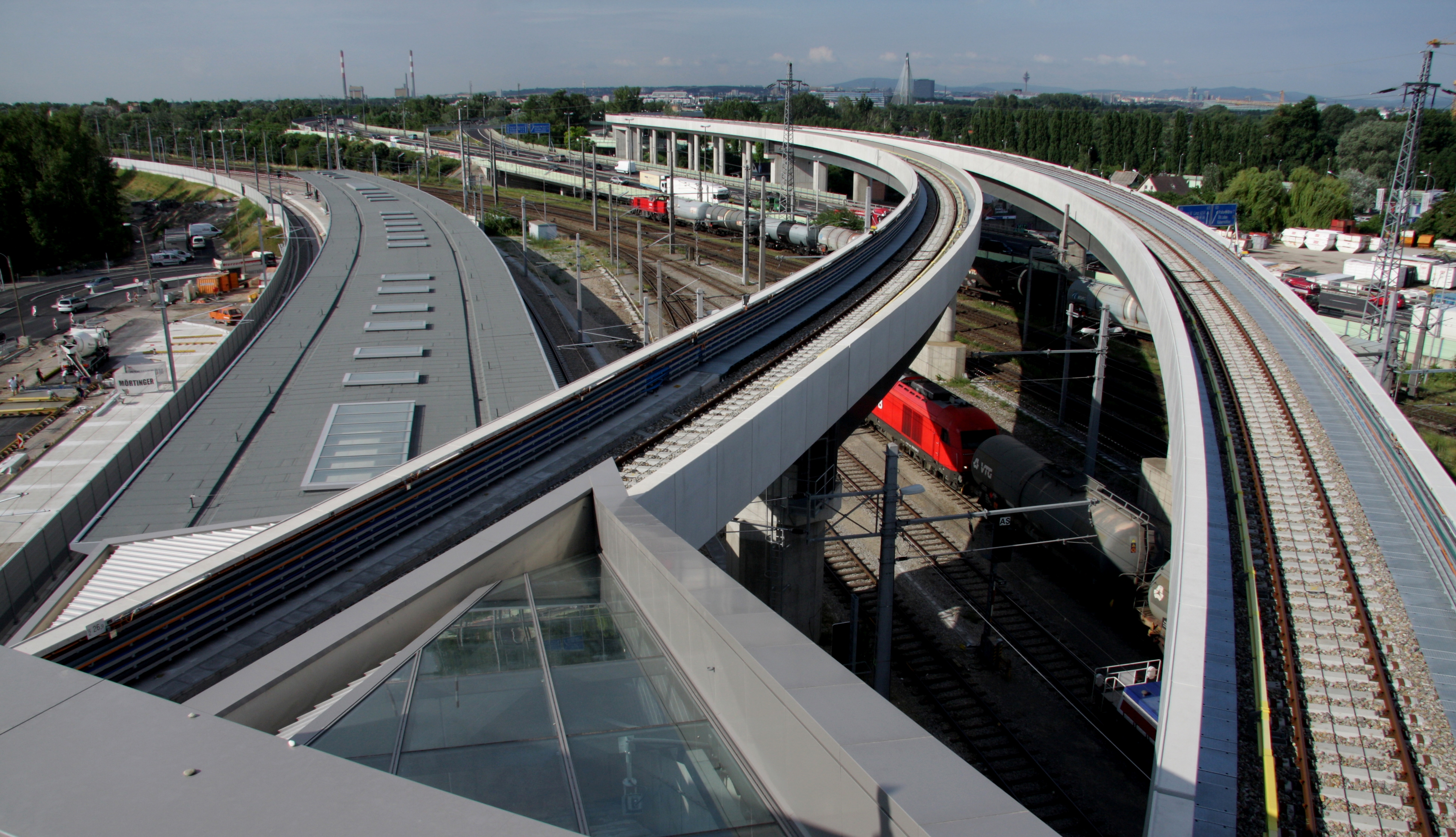 Wiener U-Bahnlinie 2, Baulos 8 - Stadlau - Edilizia stradale e costruzione di ponti