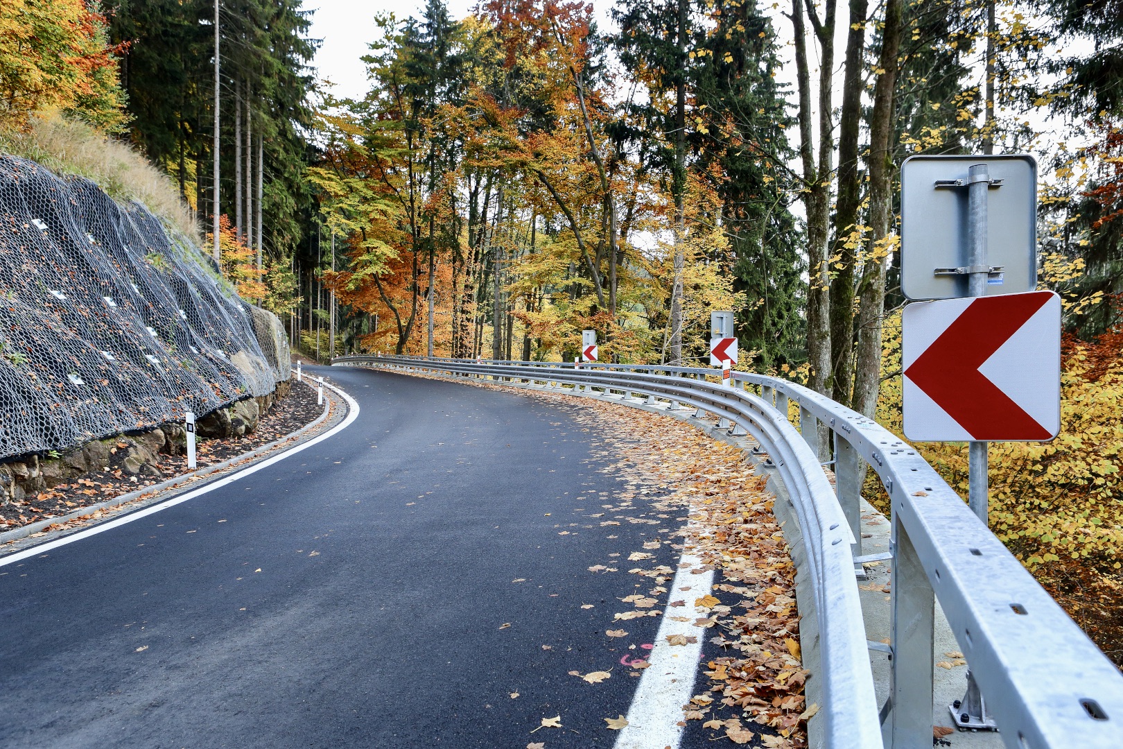 Silnice II/210 – modernizace úseku lom–Podstrání - Edilizia stradale e costruzione di ponti