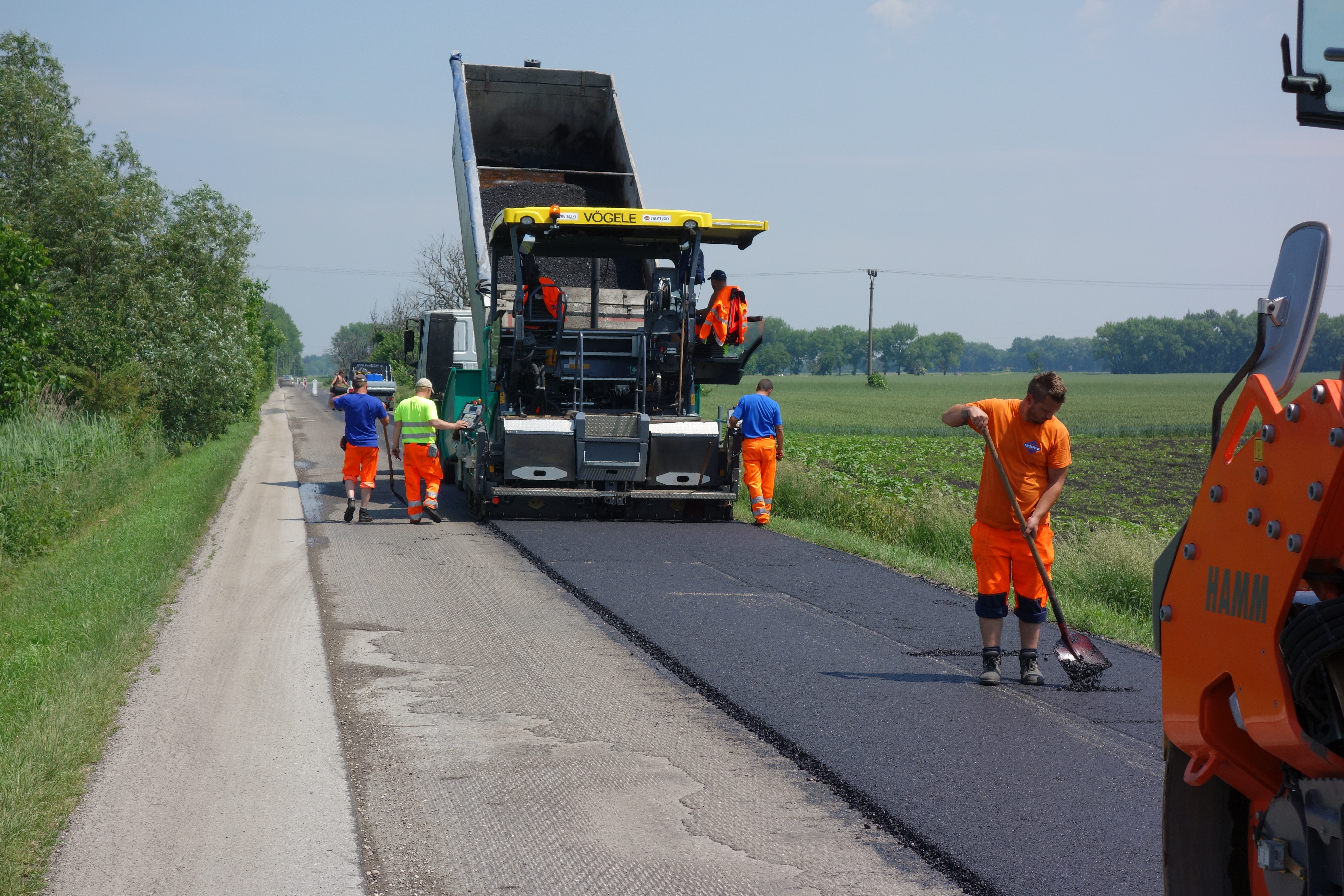 Rekonštrukcia cesty Kráľov Brod - Edilizia stradale e costruzione di ponti