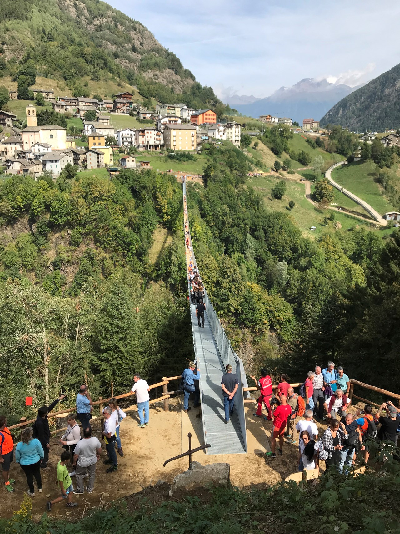 Costruzione di ponti, ponte sospeso pedonale, Tartano - Edilizia stradale e costruzione di ponti Costruzione di ponti, ponte sospeso pedonale, Tartano - Edilizia stradale e costruzione di ponti