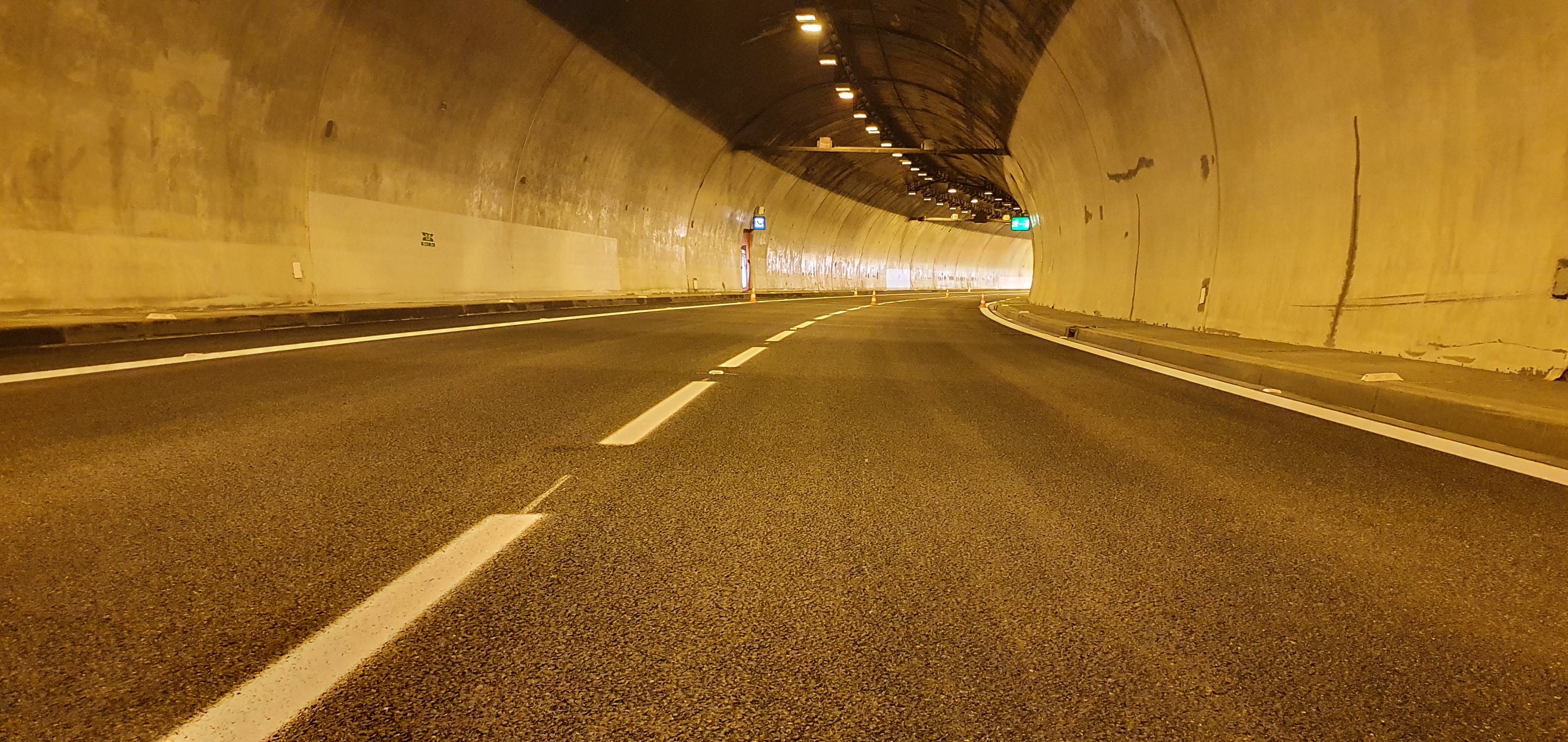 Silnice I/23 – rekonstrukce Pisáreckého tunelu - Edilizia stradale e costruzione di ponti