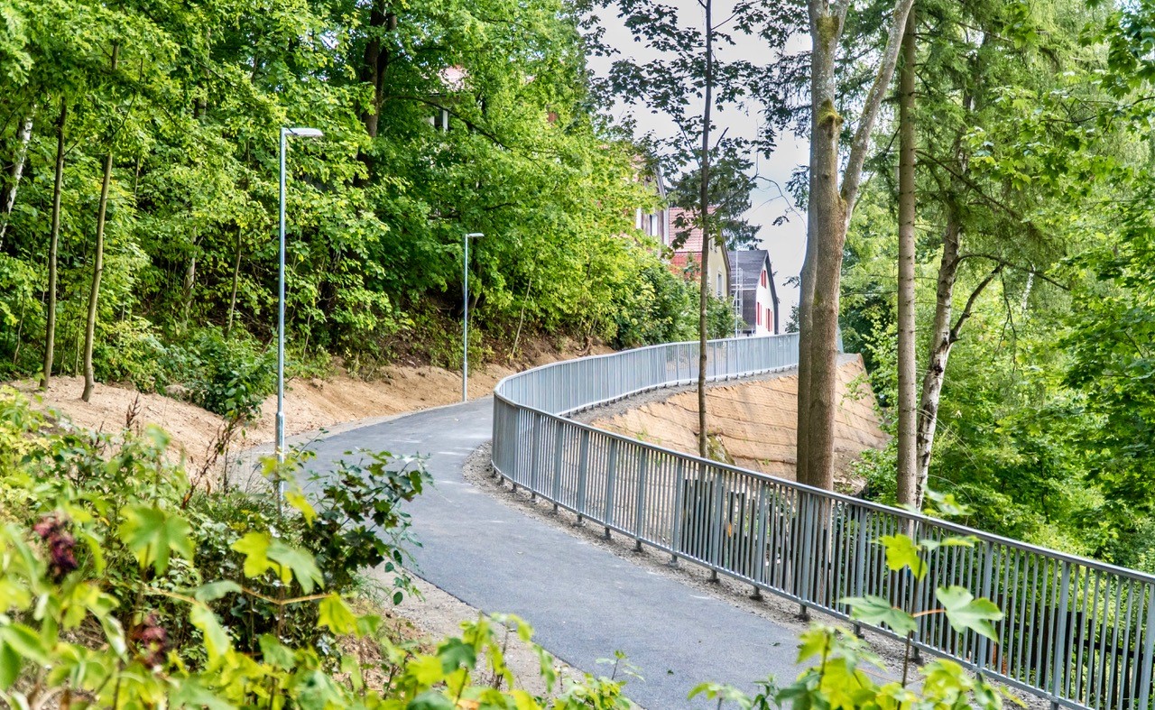 Jablonec nad Nisou – výstavba cyklostezky Odra–Nisa, úsek ul. 5. května – sjezd na silnici I/14 - Edilizia stradale e costruzione di ponti